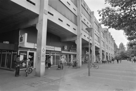 Opdracht KNOV winkelcentrum Ganzenhoef in de Bijlmer, Bestanddeelnr 933-0011