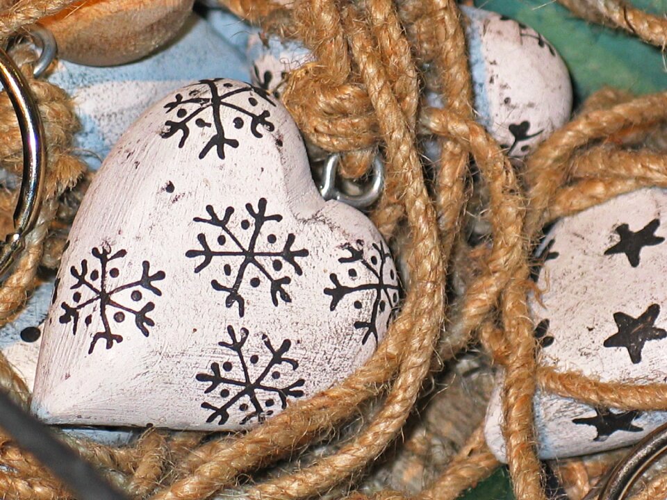 Decorative artificial table decorations