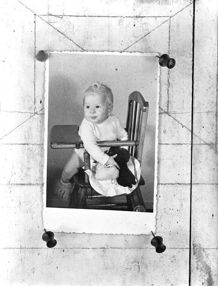 Opdracht Kunststudio Richard Prins Hendrikkade 144 baby, Bestanddeelnr 902-7656