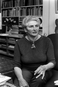 Opdracht Gelderlander, mevrouw De Zwaan, Bestanddeelnr 926-4672