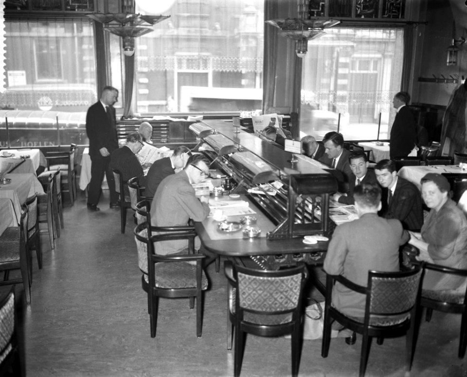Opdracht Hotelrevue leestafel Americain, Bestanddeelnr 911-1579