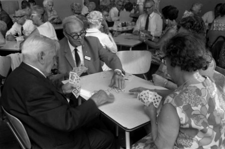 Opdracht HP UVV-bejaardensocieteit in gebouw Reigersburg Amsterdam-Oost bejaar, Bestanddeelnr 923-7805