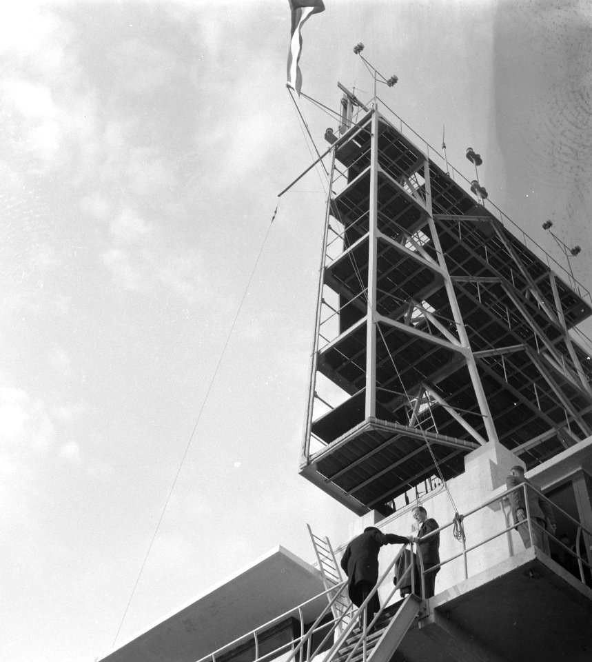 Opening radar-installatie te IJmuiden door prins Bernhard, Bestanddeelnr 904-8333