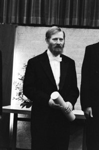 Opdracht Leeuwarder Courant promotie van T. Riemersma T. Riemersma met zijn doct, Bestanddeelnr 933-1733