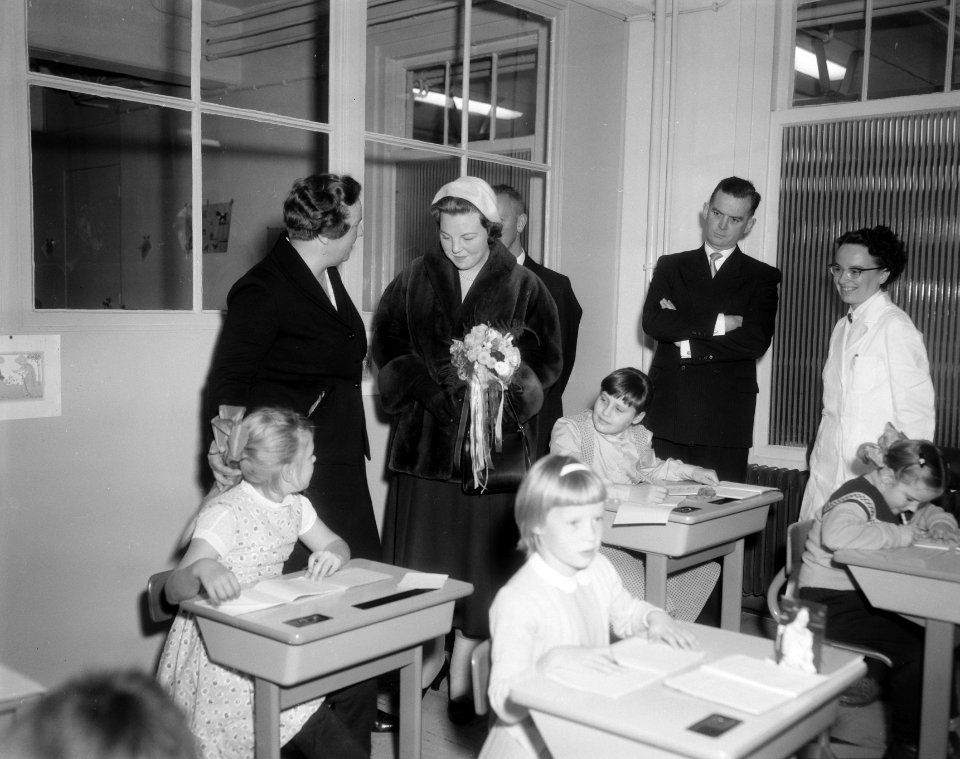 Opening Polio revalidatiecentrum Delft en omstreken d Hare Koninklijke Hooghei, Bestanddeelnr 909-0673