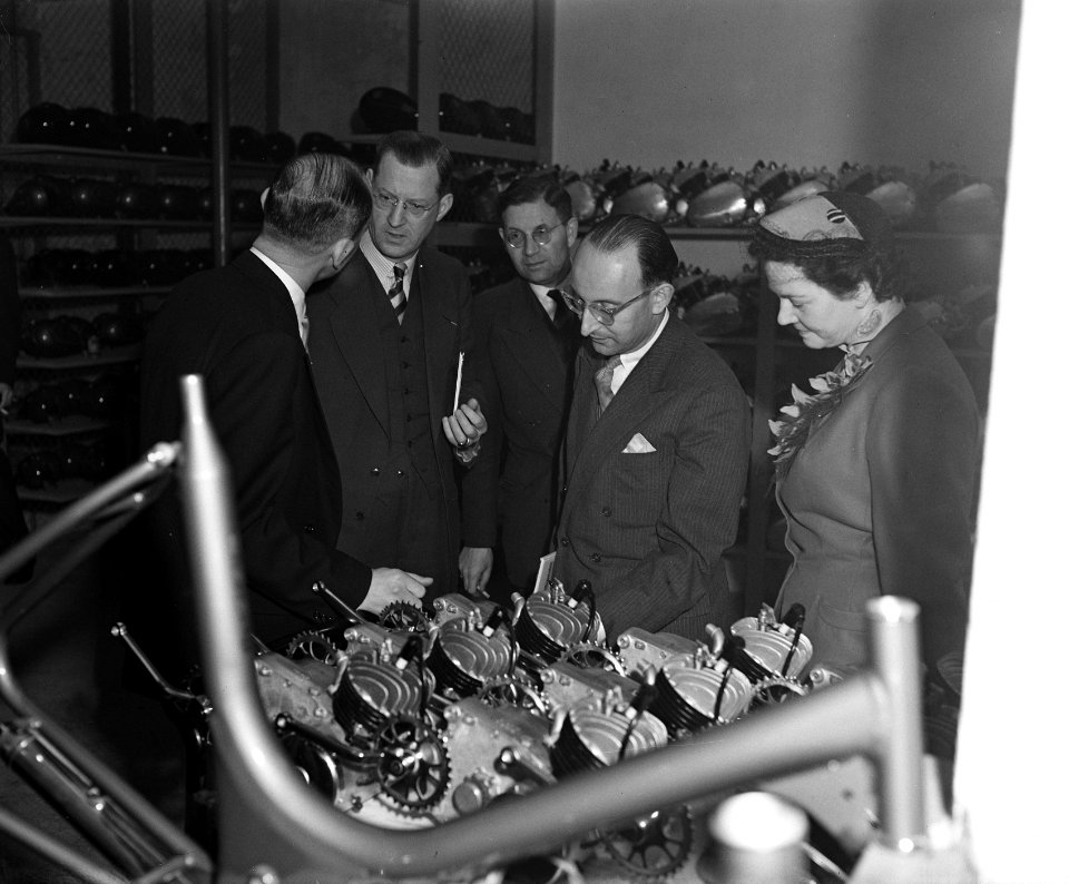 Opening Rijwielfabriek HMW te Amsterdam, Bestanddeelnr 906-3857