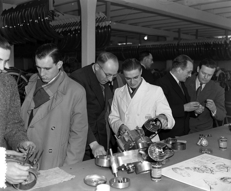 Opening Rijwielfabriek HMW te Amsterdam, Bestanddeelnr 906-3867