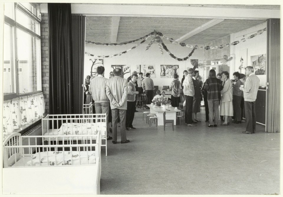 Opening van een kinderdagverblijf in Zandvoort. NL-HlmNHA 54023296