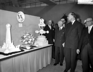 Opening suikertentoonstelling door minister Vondeling, Bestanddeelnr 909-5002