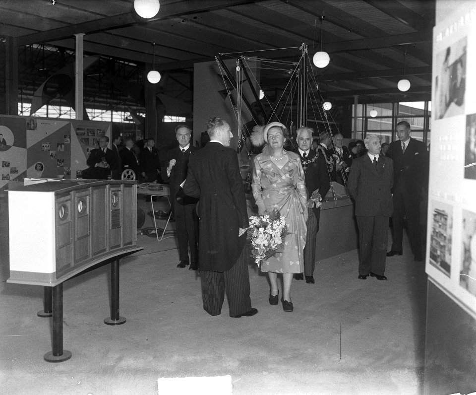 Opening tentoonstelling Ahoy te Rotterdam door koningin Juliana, Bestanddeelnr 904-0199