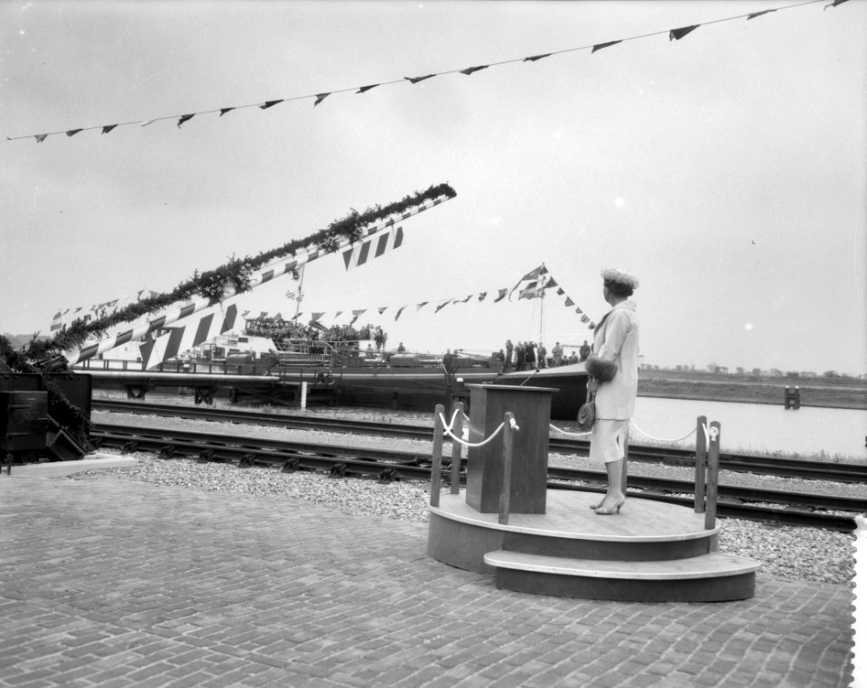 Opening van de Sodafabrieken in Delfzijl door koningin Juliana, Bestanddeelnr 909-6112