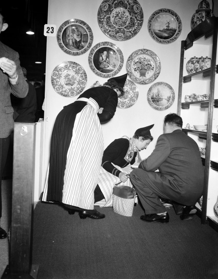 Opening souveniervakbeurs in de RAI te Amsterdam, Bestanddeelnr 909-2494
