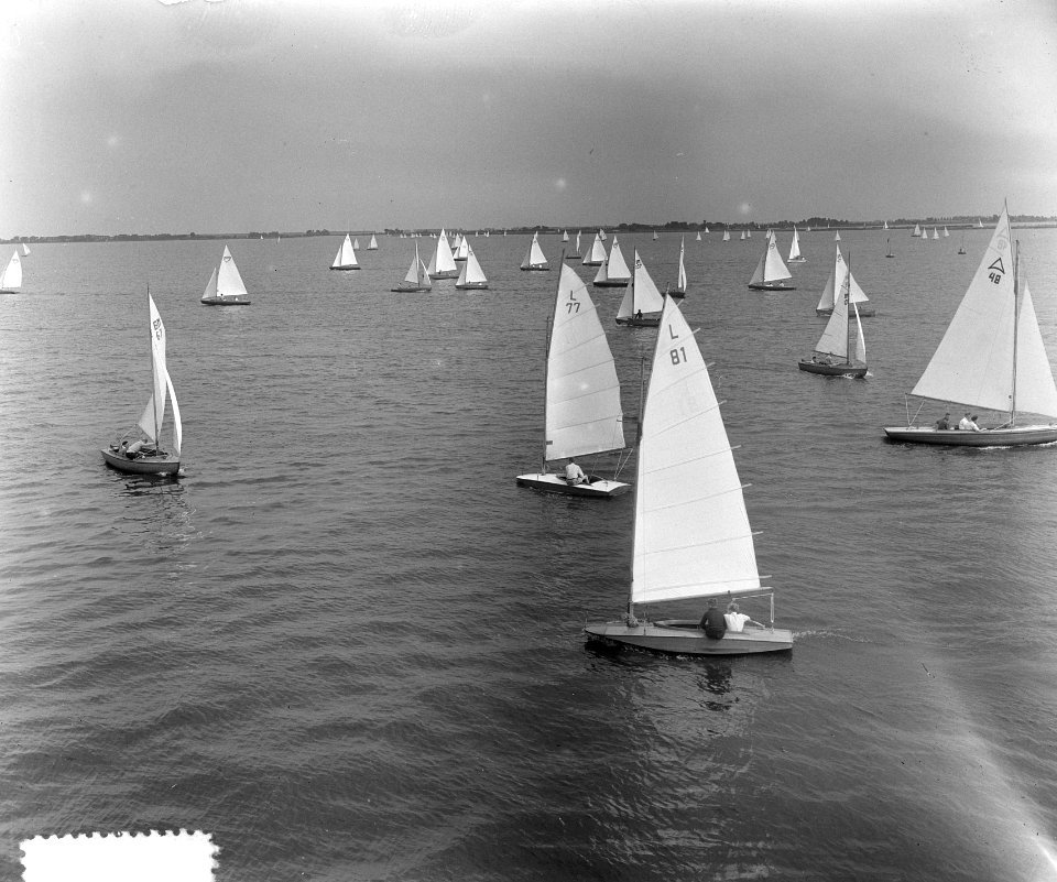 Opening Sneekweek 1953, overzicht tijdens wedstrijden, Bestanddeelnr 905-8839