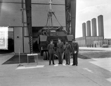 Opening tankwerkplaats door Prins Bernhard bij Amersfoort, Bestanddeelnr 907-7169