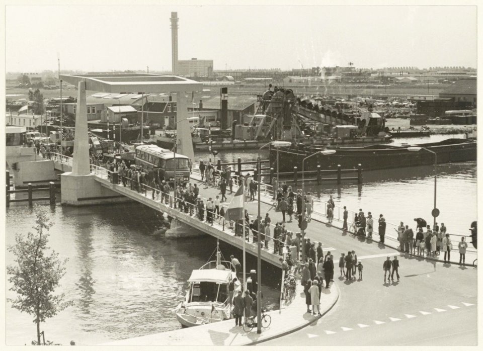Opening van de Waarderbrug
