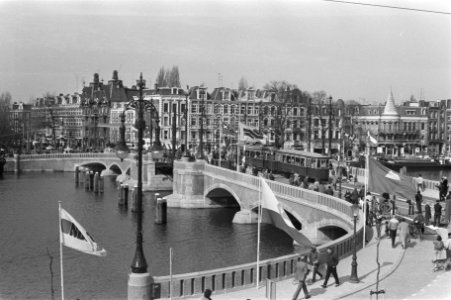 Opening van de Nieuwe Amstelbrug in Amsterdam, Bestanddeelnr 933-6223 photo