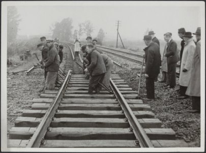 Opening spoorbrug bij Buggenum, Limburg, Bestanddeelnr 512 160