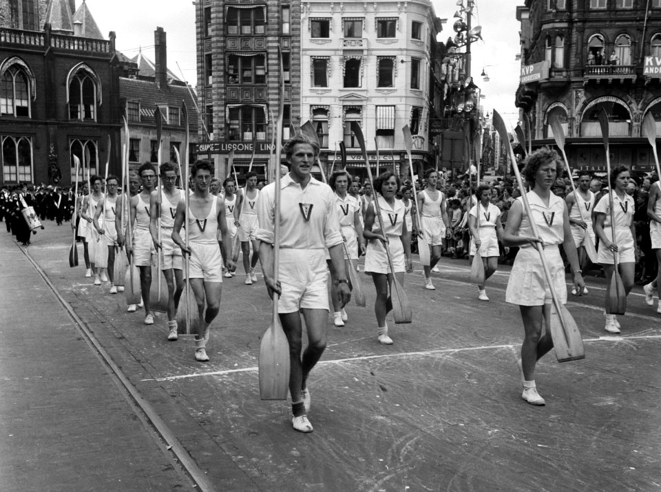 Opening sportweek Amsterdam optocht, Bestanddeelnr 905-1500