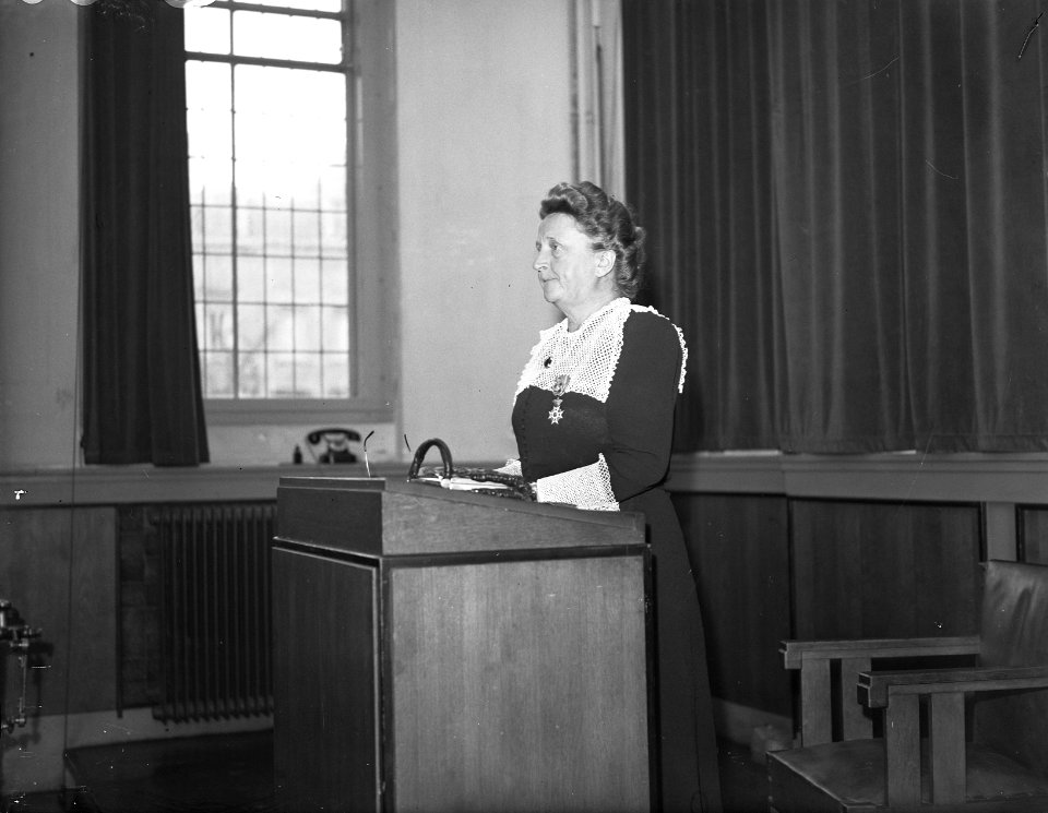 Openbare les mejuffrouw Dr. G. H. J. van der Molen, Bestanddeelnr 901-9339