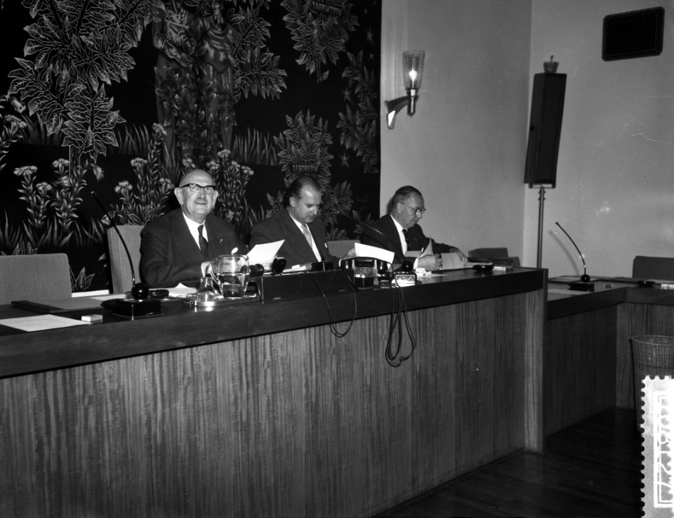 Openbare vergadering van het hoofdbedrijfschap Ambachten in het SER-gebouw, Bestanddeelnr 910-8127