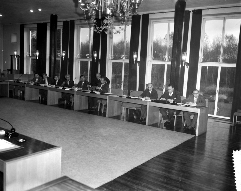 Openbare vergadering van het hoofdbedrijfschap Ambachten het SER-gebouw, Bestanddeelnr 910-8124