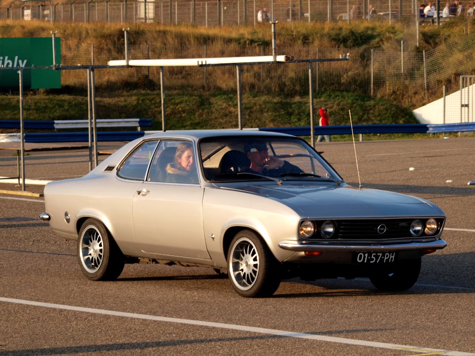 Opel Manta dutch licence registration 01-57-PH pic1