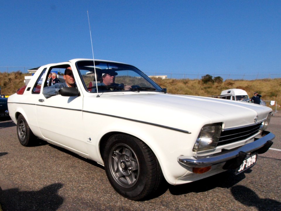 Opel KADETT AERO dutch licence registration 37-YB-18 pic2