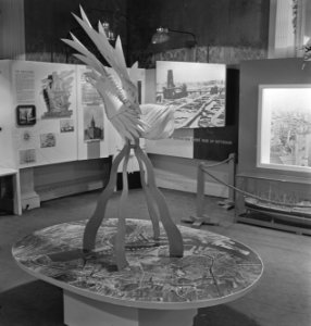 Opening Rotterdam-tentoonstelling ter herdenking van het bombardement in mei 194, Bestanddeelnr 935-2374