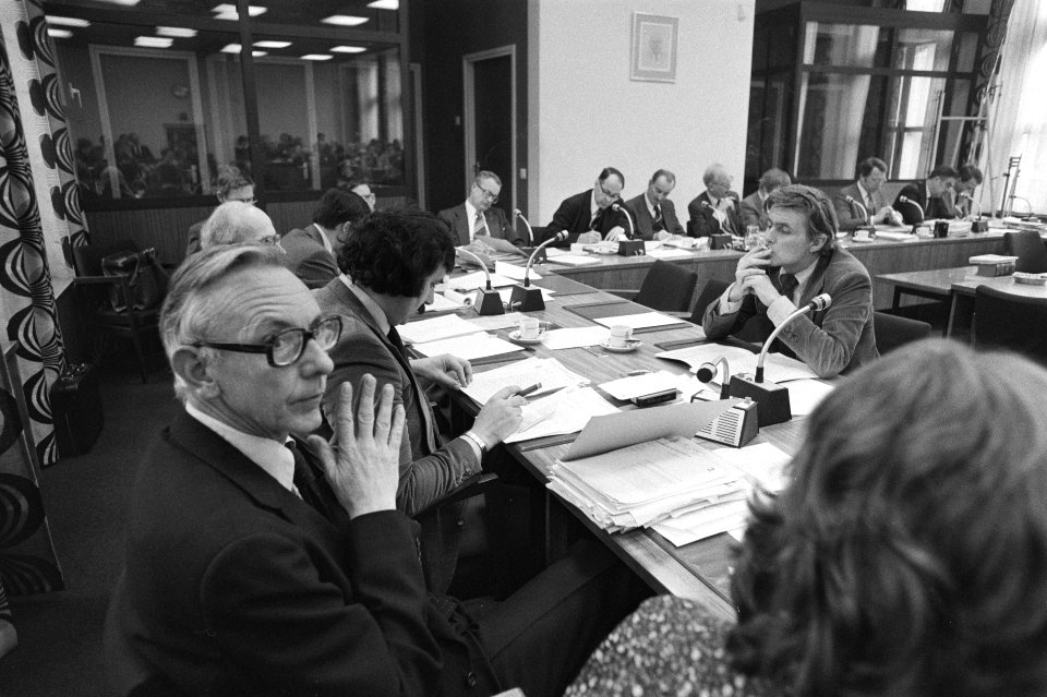 Openbare vergadering commissies defensie en buitenlandse zaken over atoomtaken 1, Bestanddeelnr 930-1082