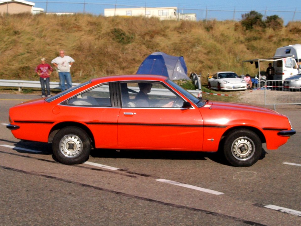 Opel MANTA 16 N dutch licence registration 97-HK-46 pic2