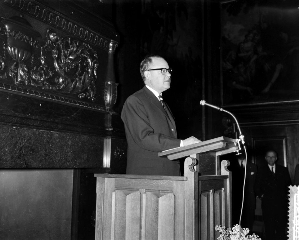Opening Tentoonstelling Berlijn bolwerk der vrijheid door dr J Lons, Bestanddeelnr 912-1591