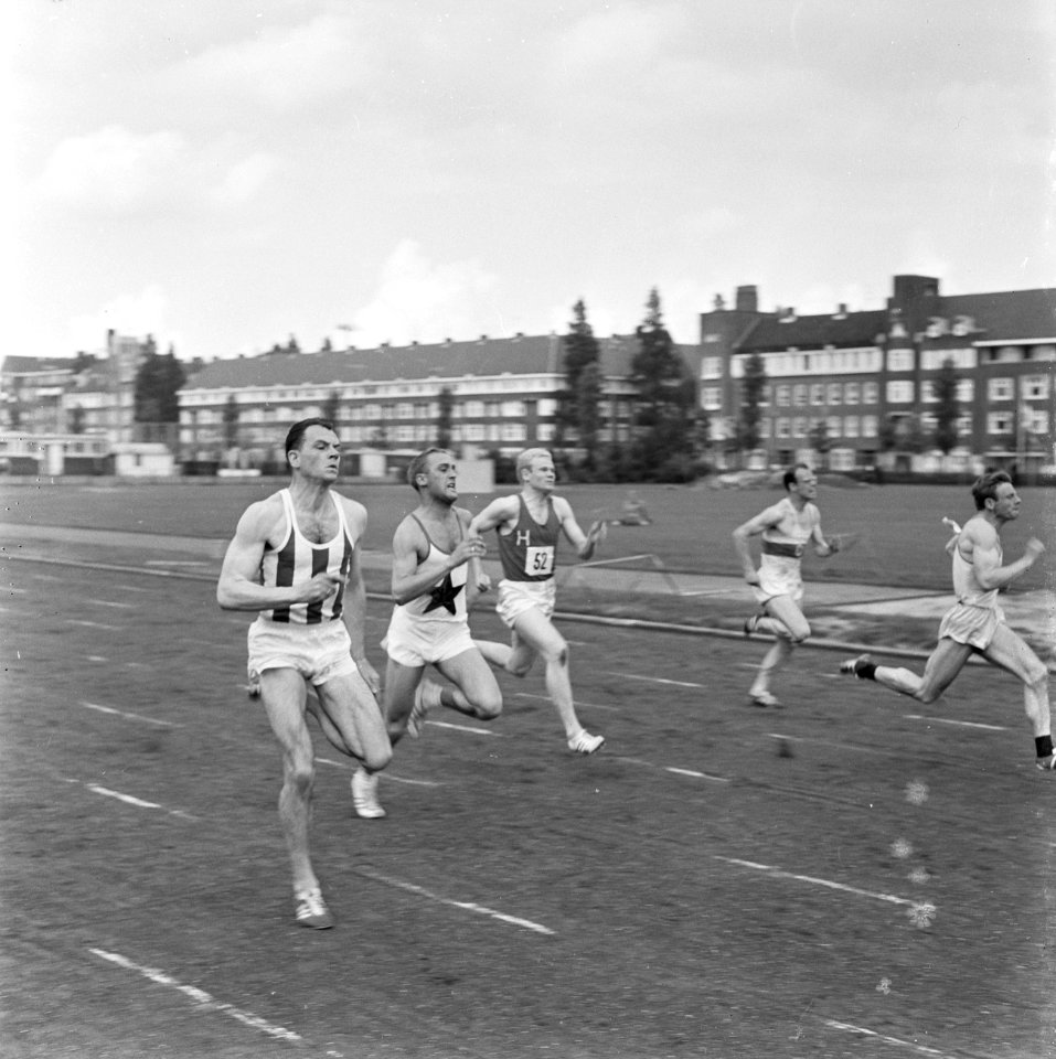 Open Amsterdamse atletiekkampioenschappen op de Sintelbaan. 100 meter heren fina, Bestanddeelnr 918-0474