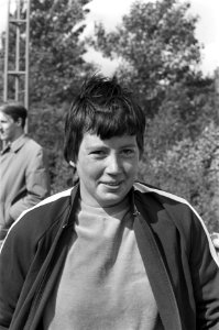 Open Atletiekkampioenschappen van Amsterdam. Discus werper Anneke de Bruin, Bestanddeelnr 921-3442