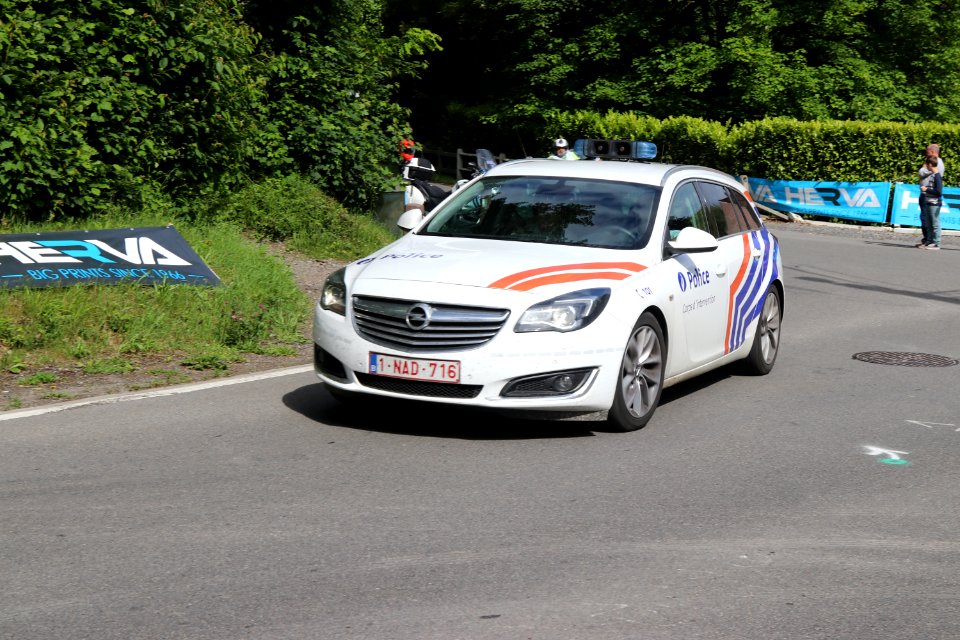 Opel de la police fédérale au Circuit de Wallonie 2019 à Nalinnes Belgique 02