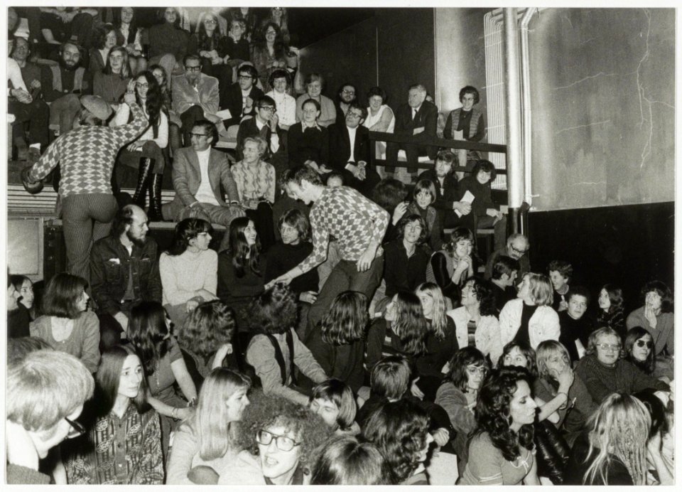 Opening van de Toneelschuur in de Smedestraat op 20 februari 1971. NL-HlmNHA 54006010