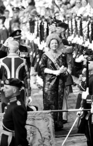 Opening Staten Generaal . Aankomst prins Bernhard en Koningin Juliana, Bestanddeelnr 912-9494