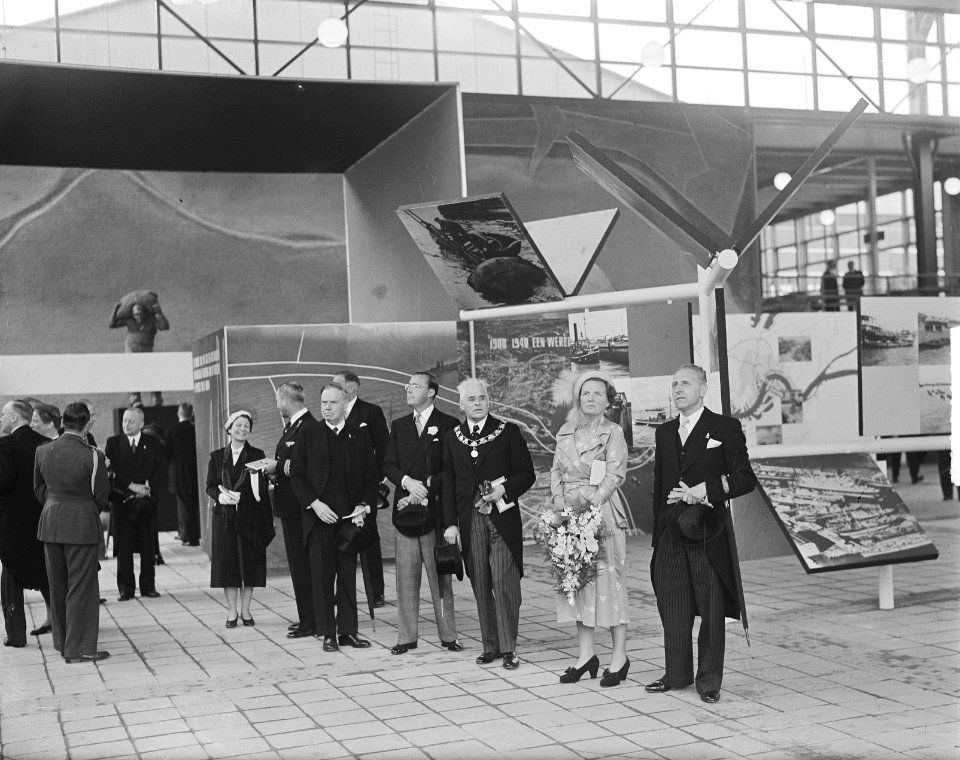 Opening tentoonstelling Ahoy te Rotterdam door koningin Juliana, Bestanddeelnr 904-0195