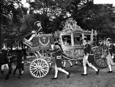 Opening Staten Generaal ( Gouden Koets naar Ridderzaal, Bestanddeelnr 909-8524