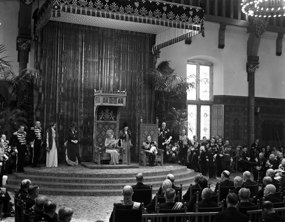 Opening Staten Generaal. Troonrede wordt voorgelezen door koningin Juliana, Bestanddeelnr 934-5238