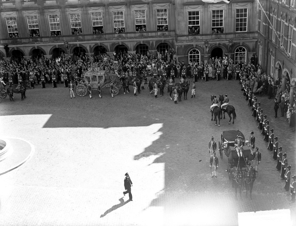 Opening Staten Generaal. Overzicht Binnenhof, Bestanddeelnr 903-0139