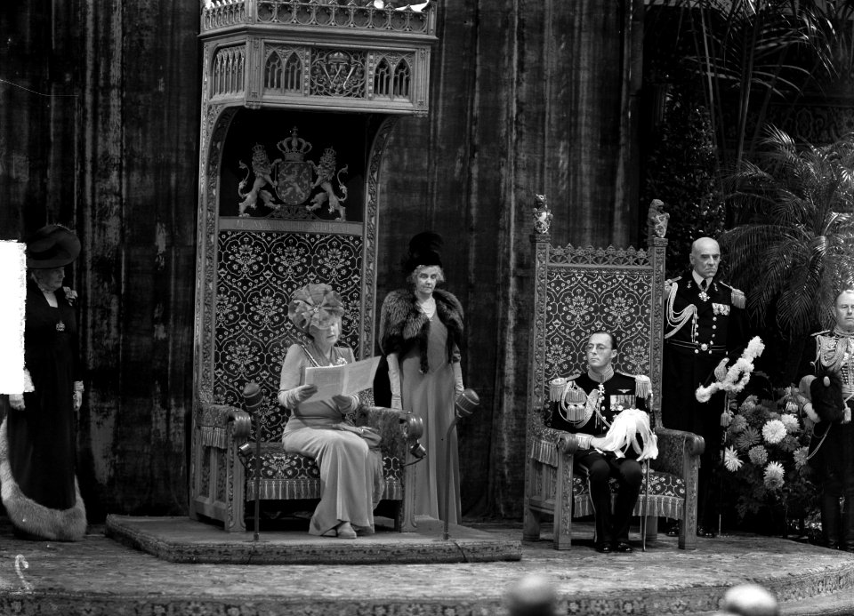 Opening Staten Generaal. Koningin spreekt troonrede uit, Bestanddeelnr 903-0132