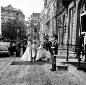 Opening Staten Generaal , aankomst Paleis Lange Voorhout, Bestanddeelnr 916-8807