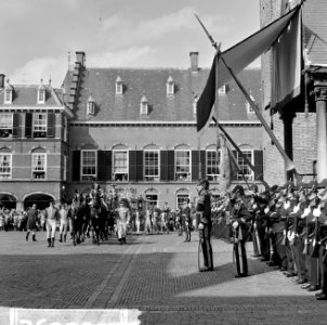 Opening Staten Generaal , aankomst op het Binnenhof, Bestanddeelnr 916-8832