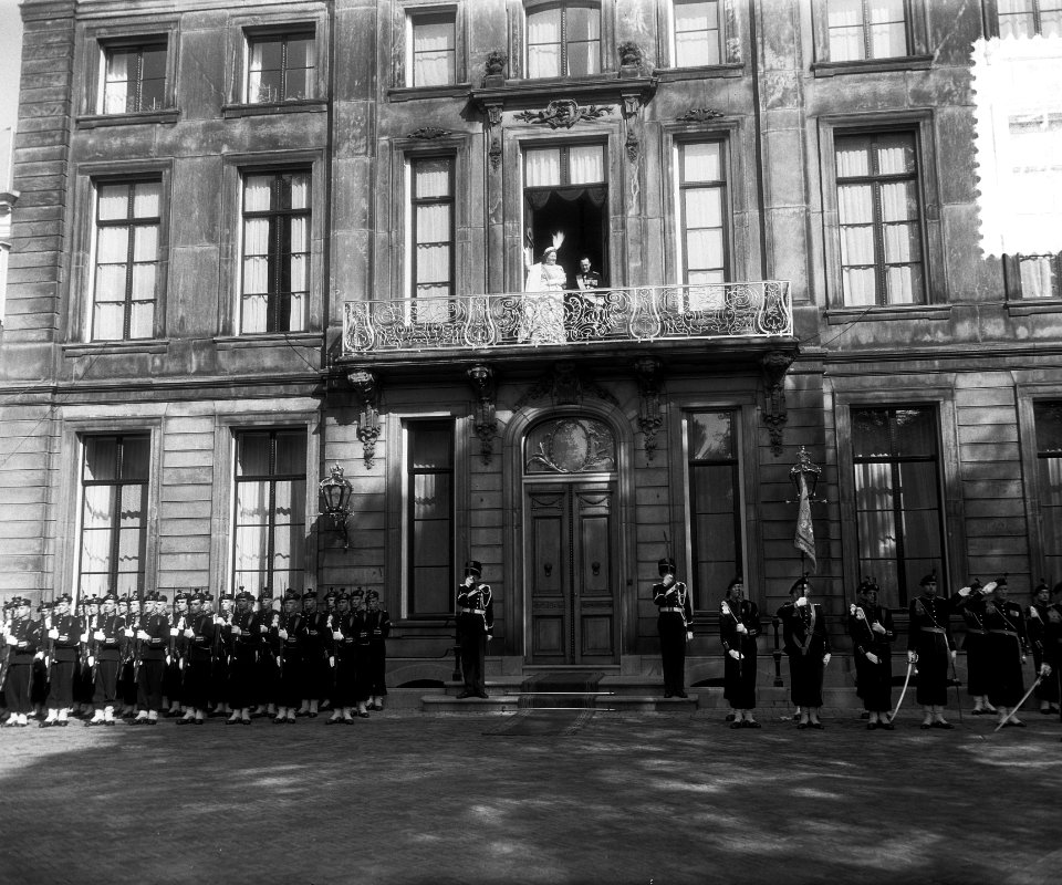 Opening Staten Generaal , Koninklijk paar balkon, Bestanddeelnr 907-3373