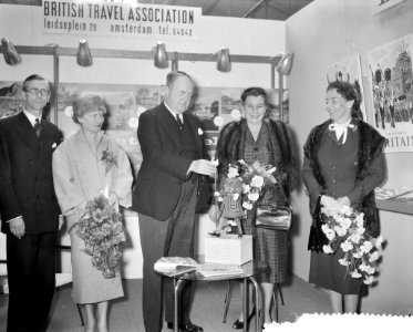 Opening van de huishoudbeurs in het RAI-gebouw, Bestanddeelnr 908-4227