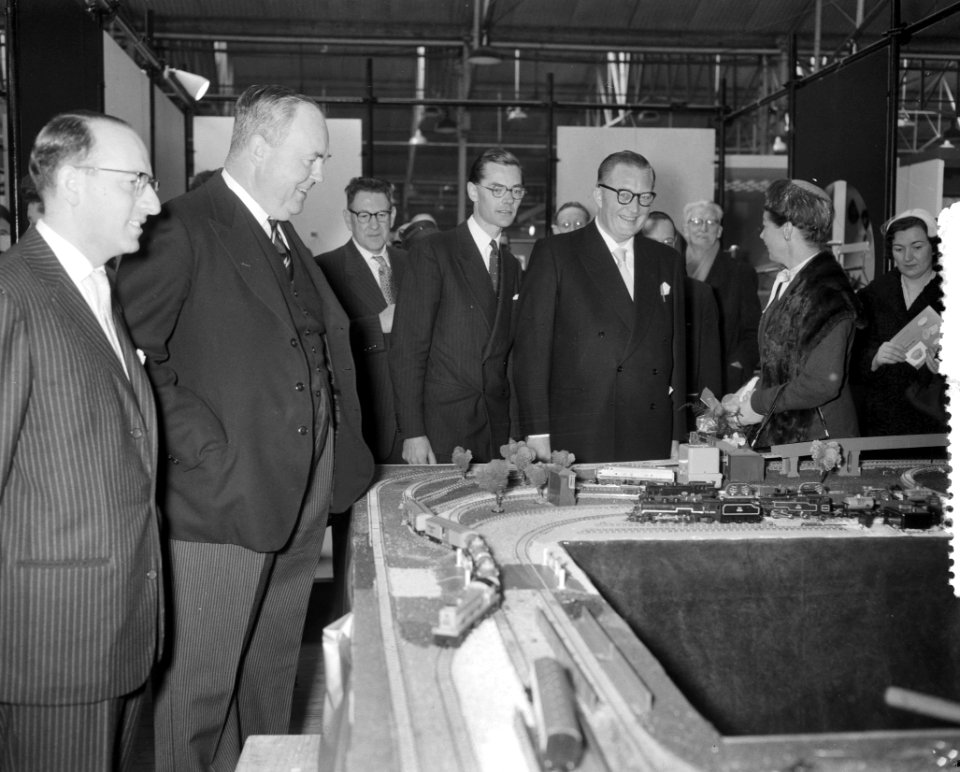 Opening van de huishoudbeurs in het RAI-gebouw, Bestanddeelnr 908-4218