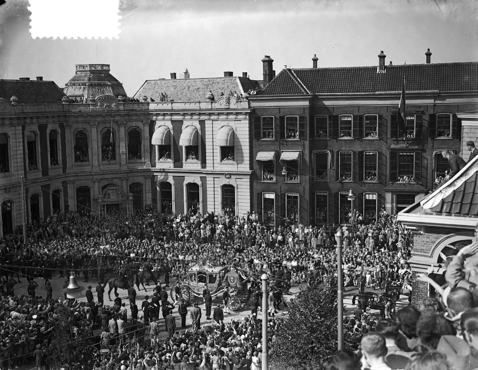 Opening Staten-Generaal. Gouden koets Kneuterdijk, Bestanddeelnr 905-3096