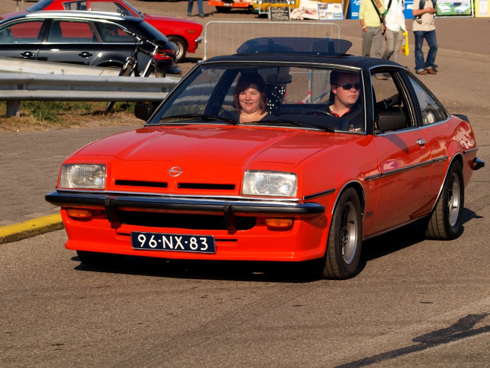 Opel MANTA 19 S 96-NX-83-