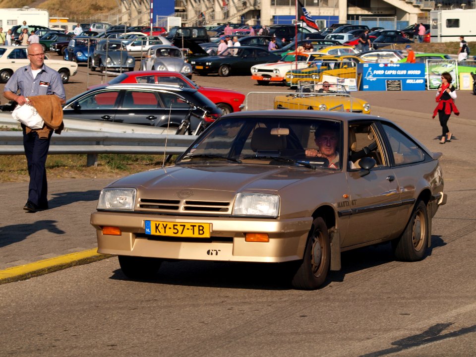 Opel MANTA HATCHBACK 1,8 S AUTOMATIC dutch licence registration KY-57-TB