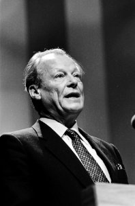 Openbare vergadering Brandt Commissie Willy Brandt kop, Bestanddeelnr 930-8299